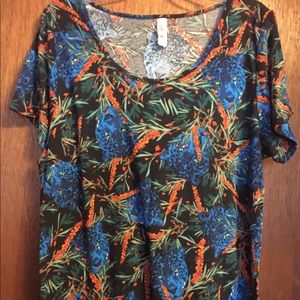 LulaRoe 2x Classic T